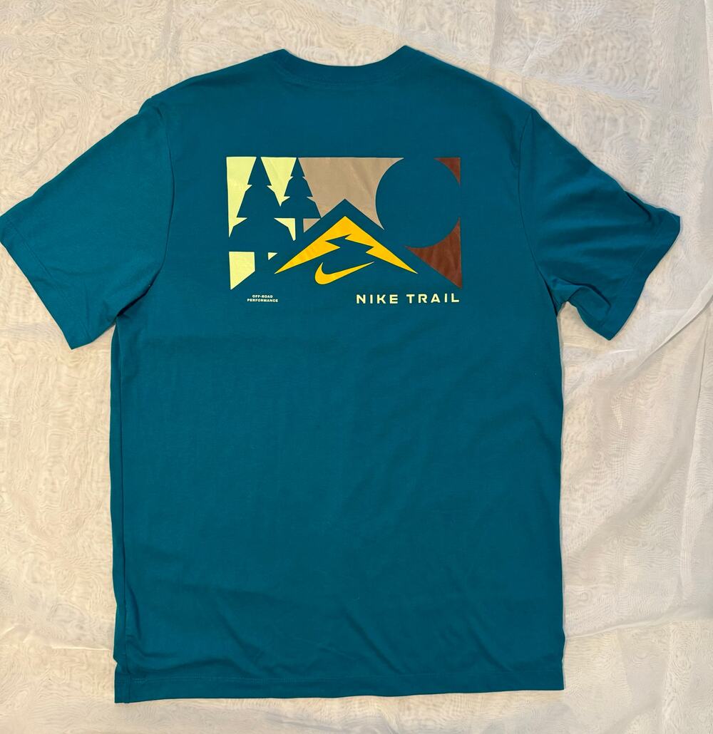 Nike Dri-FIT Trail Running Logo T-Shirt in Dark Green L